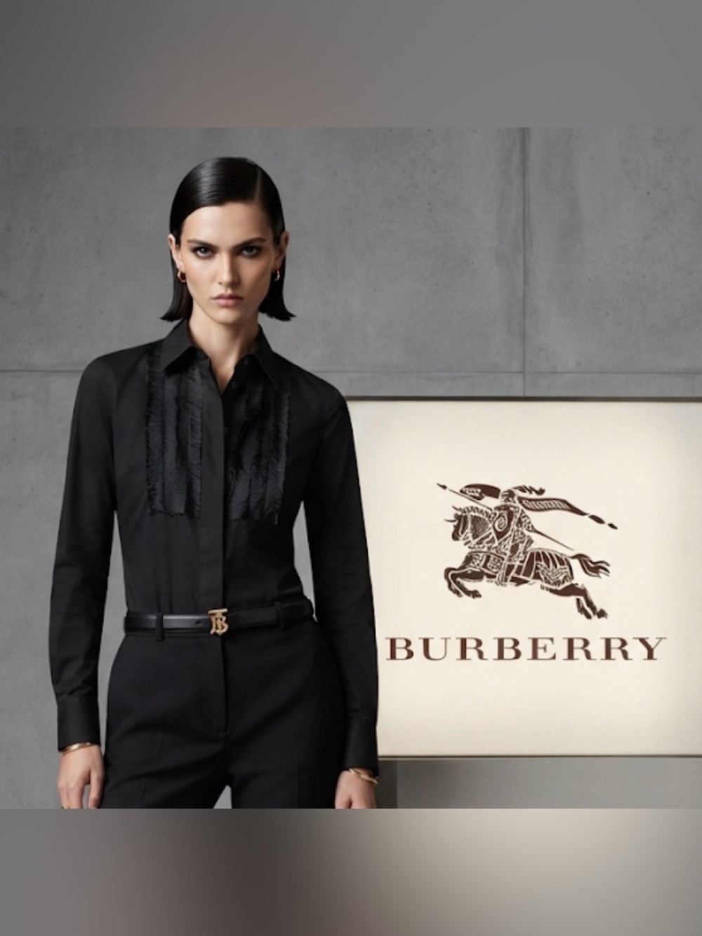 Authentic Burberry luxury designer black label button down fitted shirt sz small